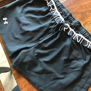 Black Under Armour size L loose shorts
